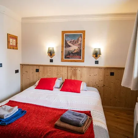 Triplex 75m² - 2 Chambres, 1 Cabine, Cheminee, Wifi, Proche Pistes Et Commerces - Fr-1-637-11