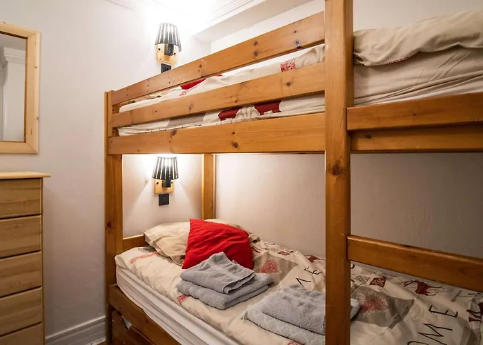 Triplex 75m² - 2 Chambres, 1 Cabine, Cheminee, Wifi, Proche Pistes Et Commerces - Fr-1-637-11 Alpesi faház